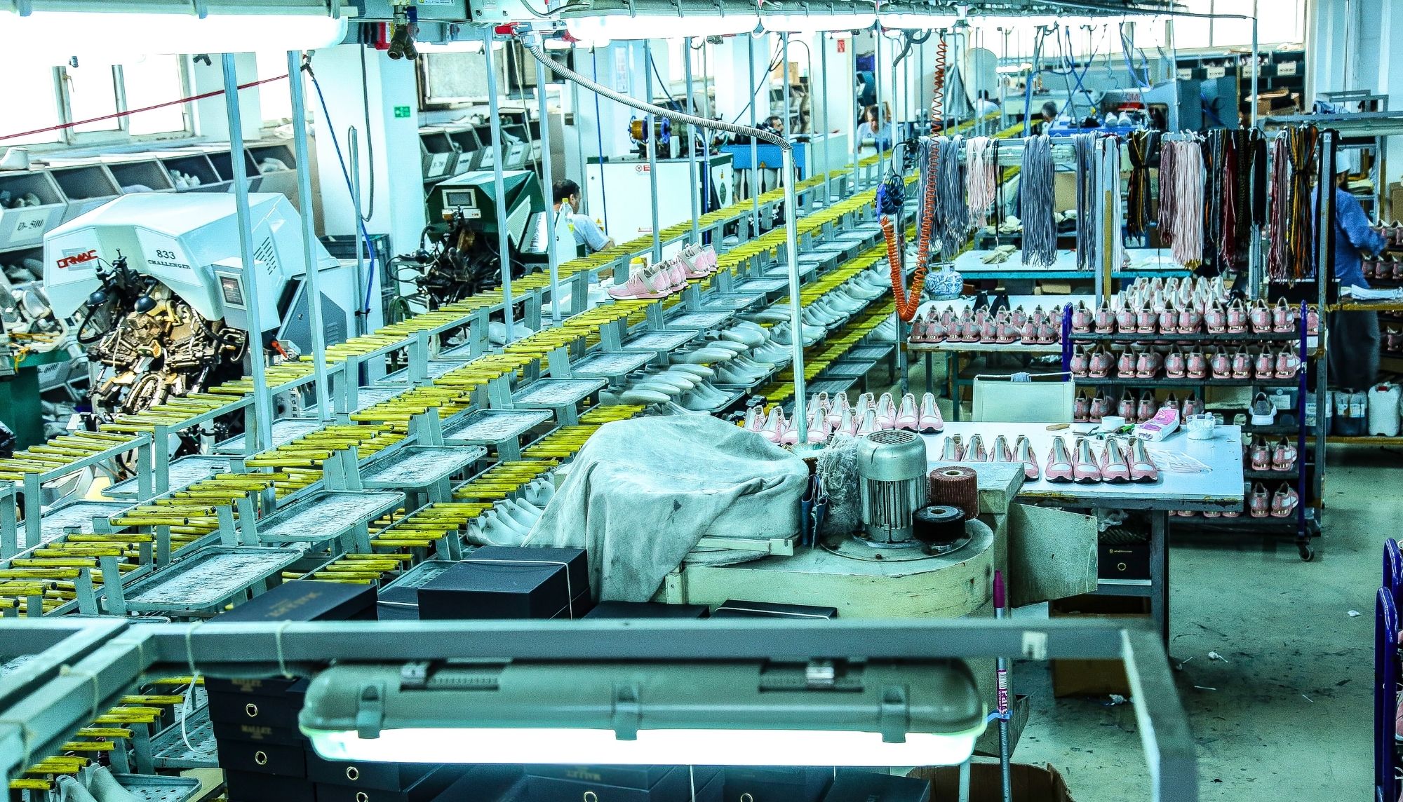 Trust Shoes Men Ayakkabı Üretimi Fabrikası Trust Shoes Men Ayakkabı Üretimi Fabrikası