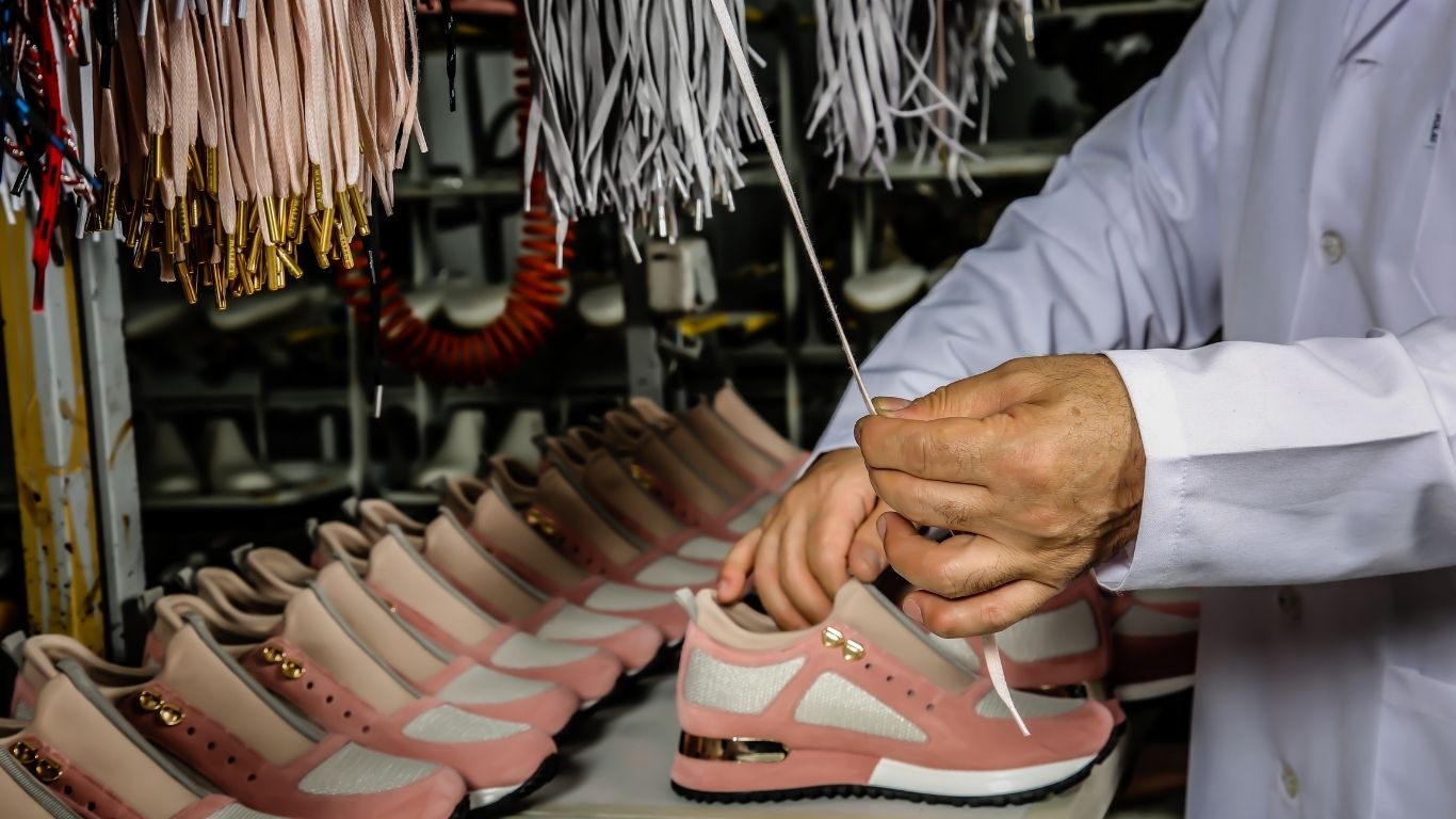 Trust Shoes Men Ayakkabı Toptancısı Sipariş Üzerine Ayakkabı Üretimi