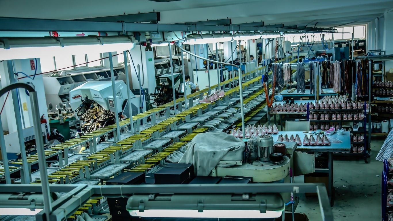 Trust Shoes Men Ayakkabı Toptancısı Fabrika Üretim Kapasitesi
