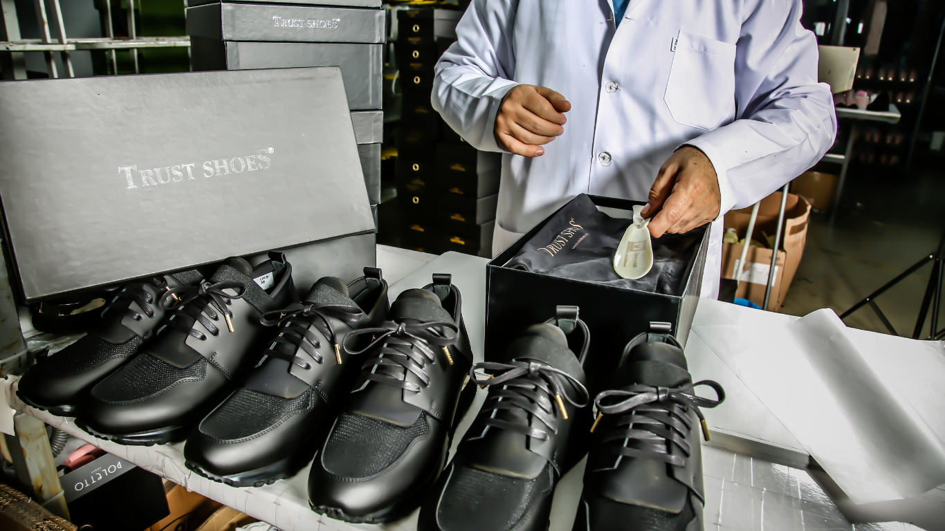 Trust Shoes Men Erkek Spor Ayakkabı İmalatı